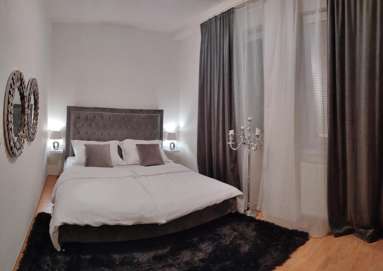 2 Izbovy Byt 60M2 V Centre Na Bakossovej, 24H Self Checkin Daire Banská Bystrica Dış mekan fotoğraf